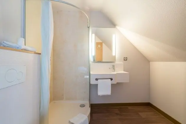 İki Ayrı Yataklı Oda, Sigara İçilmez