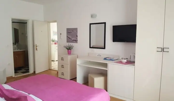 Classic Tek Büyük Yataklı Oda