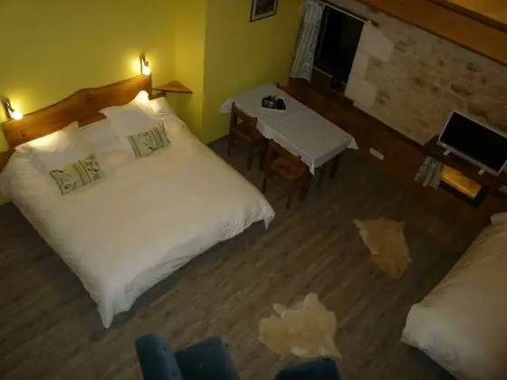 Family Oda, Birden Çok Yatak, Özel Banyo, Park Manzaralı (Chambre du Pigeonnier ou du Prunier)