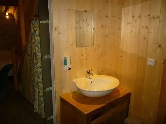 Family Oda, Birden Çok Yatak, Özel Banyo, Park Manzaralı (Chambre du Pigeonnier ou du Prunier)