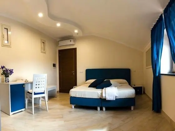 Comfort Tek Büyük Yataklı Oda, Kısmi Deniz Manzaralı