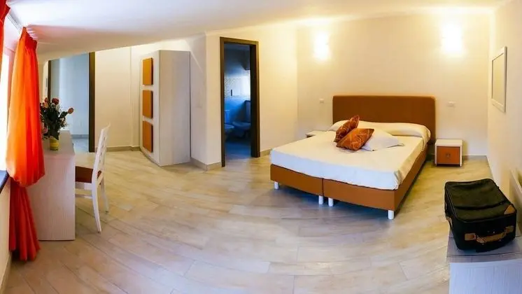 Deluxe Üç Kişilik Oda, Bahçe Manzaralı