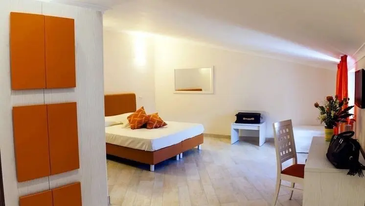 Deluxe Üç Kişilik Oda, Bahçe Manzaralı