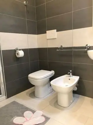 İki Ayrı Yataklı Oda, 1 Yatak Odası, Banyolu/Duşlu