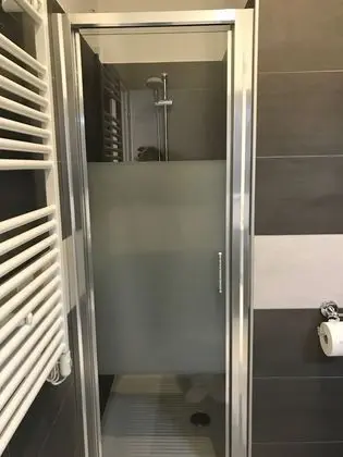 İki Ayrı Yataklı Oda, 1 Yatak Odası, Banyolu/Duşlu