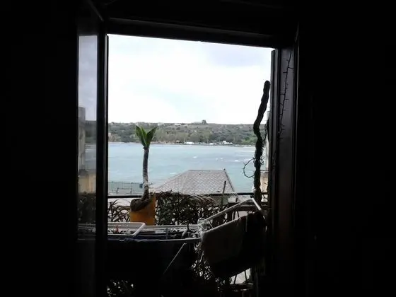 Tek Büyük veya İki Ayrı Yataklı Oda, Ortak Banyo