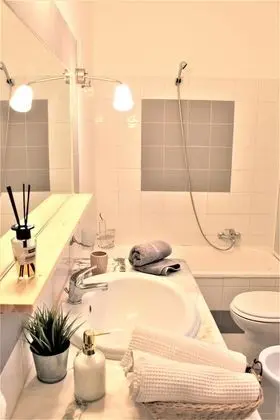 Üç Kişilik Oda, Balkon