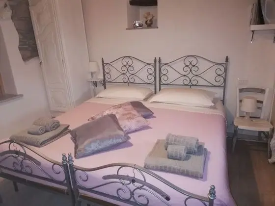 Traditional Tek Büyük Yataklı Oda, Avlu Manzaralı (Poesia)