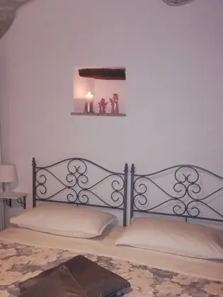 Traditional Tek Büyük Yataklı Oda, Avlu Manzaralı (Poesia)