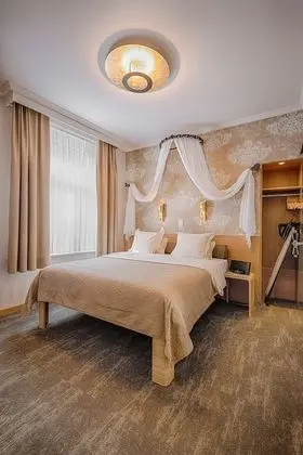 Romantic Süit, 1 Büyük (Queen) Boy Yatak