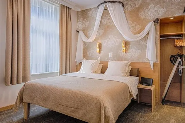 Romantic Süit, 1 Büyük (Queen) Boy Yatak