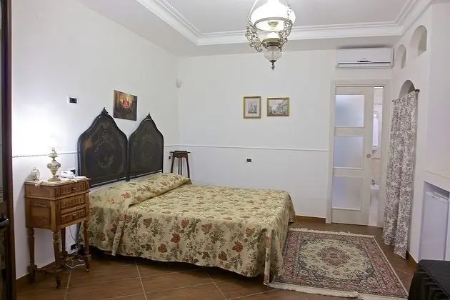 Üç Kişilik Oda
