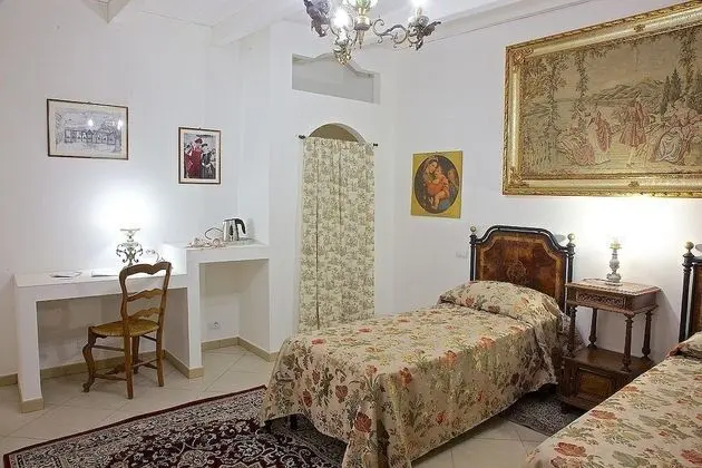 Üç Kişilik Oda