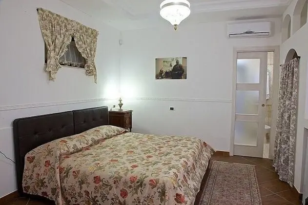 Üç Kişilik Oda