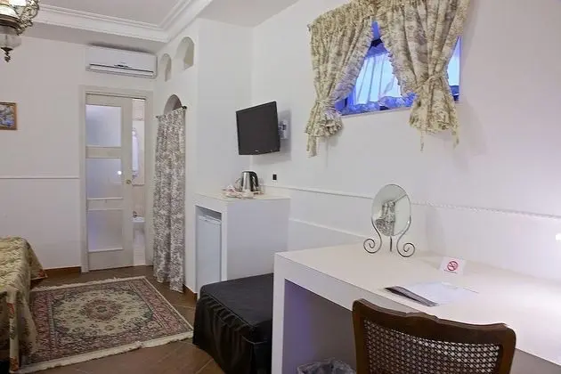 Üç Kişilik Oda