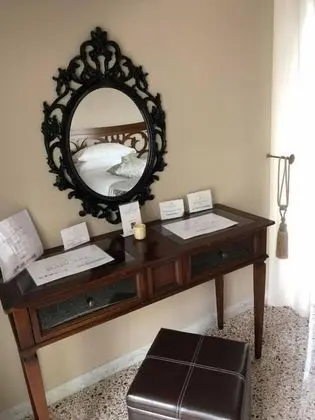 Tek Büyük veya İki Ayrı Yataklı Oda, Özel Banyo (L'Emigrante)