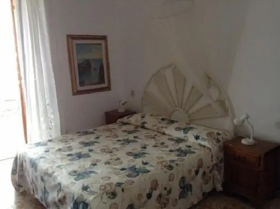 Üç Kişilik Oda, Birden Çok Yatak, Sigara İçilmez