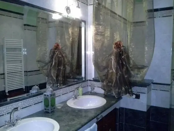 Üç Kişilik Oda, Ortak Banyo
