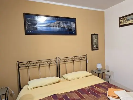 Tek Büyük veya İki Ayrı Yataklı Oda, Bahçe Manzaralı