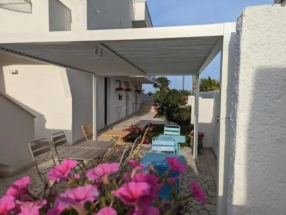 Tek Büyük veya İki Ayrı Yataklı Oda, Bahçe Manzaralı