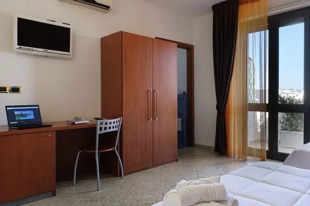 Tek Büyük veya İki Ayrı Yataklı Oda, Deniz Manzaralı