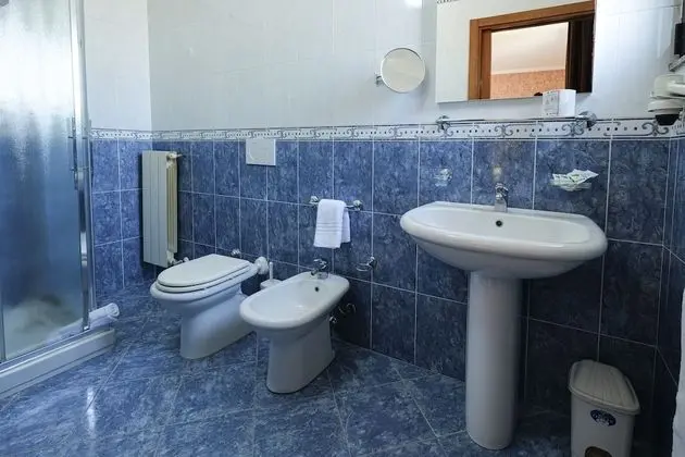 Tek Büyük veya İki Ayrı Yataklı Oda, Deniz Manzaralı