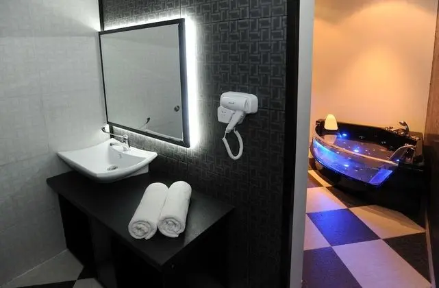 Deluxe Üç Kişilik Oda, Sigara İçilebilir, Nehir Manzaralı