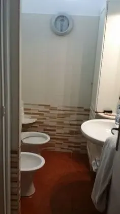 Basic Tek Büyük Yataklı Oda, 1 Büyük (Queen) Boy Yatak, Kısmi Deniz Manzarası
