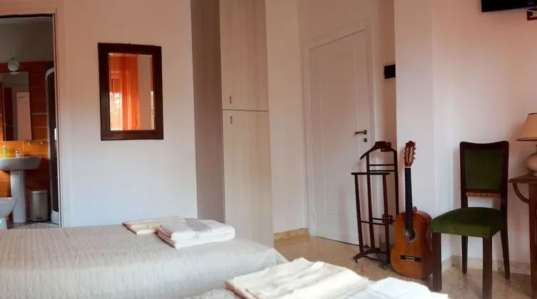 Classic Tek Büyük veya İki Ayrı Yataklı Oda, Balkon, Şehir Manzaralı (Musica)