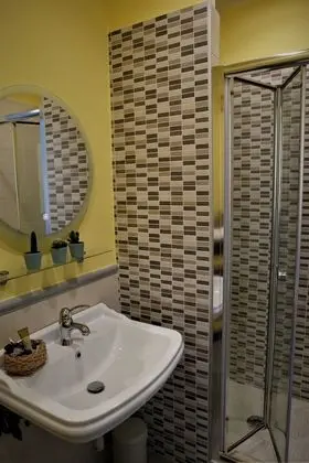 Comfort Üç Kişilik Oda, 1 Büyük (Queen) Boy Yatak ve Çekyat