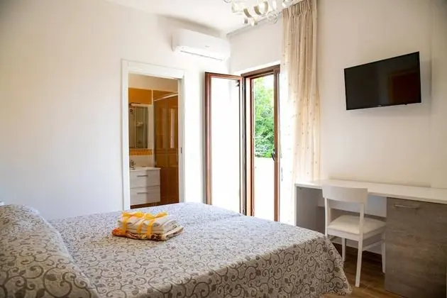 Comfort Tek Büyük veya İki Ayrı Yataklı Oda
