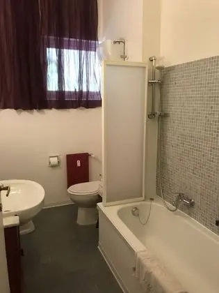 Üç Kişilik Oda, Banyolu/Duşlu