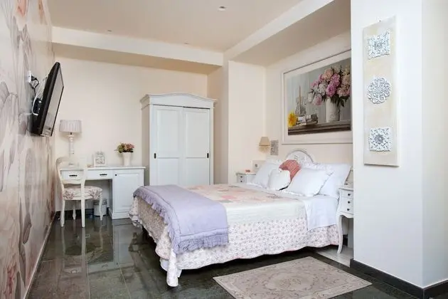 Classic Tek Büyük Yataklı Oda, 1 Yatak Odası, Veranda, Havuz Manzaralı