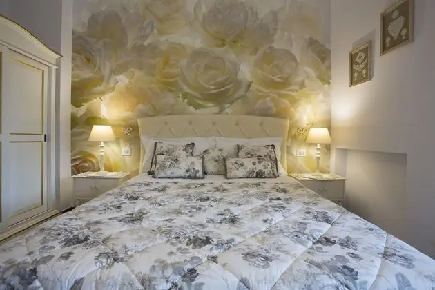 Luxury Üç Kişilik Oda, Veranda, Havuz Manzaralı