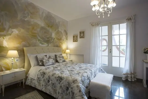 Luxury Üç Kişilik Oda, Veranda, Havuz Manzaralı