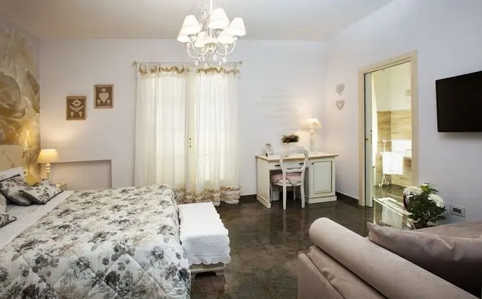 Luxury Üç Kişilik Oda, Veranda, Havuz Manzaralı