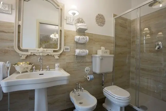 Luxury Üç Kişilik Oda, Veranda, Havuz Manzaralı