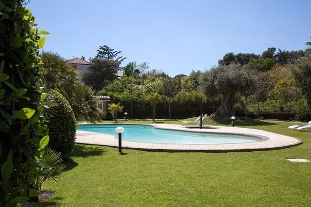 Superior Üç Kişilik Oda, Balkon, Havuz Manzaralı