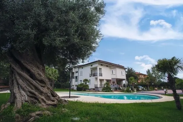 Superior Üç Kişilik Oda, Balkon, Havuz Manzaralı