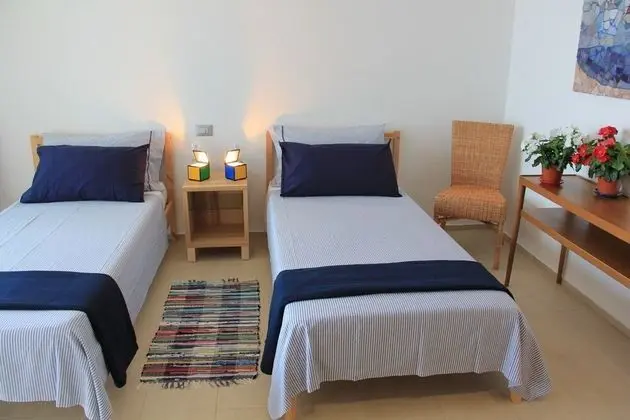 Tek Büyük veya İki Ayrı Yataklı Oda, Deniz Manzaralı