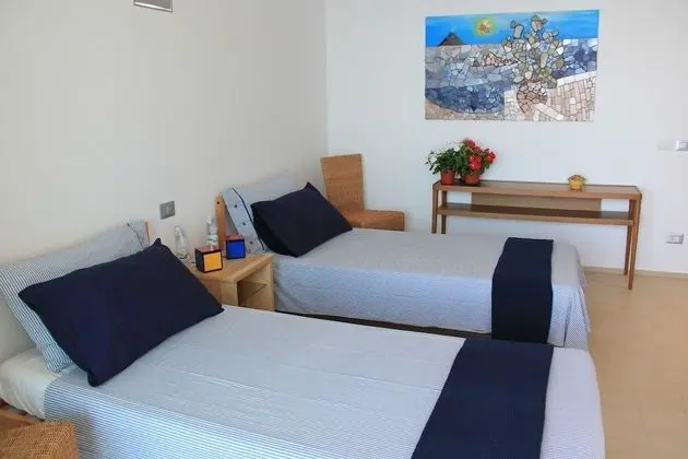 Tek Büyük veya İki Ayrı Yataklı Oda, Deniz Manzaralı