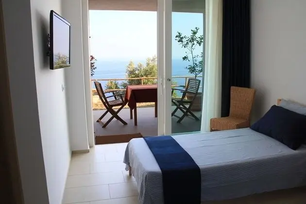 Tek Büyük veya İki Ayrı Yataklı Oda, Deniz Manzaralı