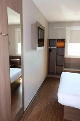 Tek Büyük Yataklı Oda, Sigara İçilmez