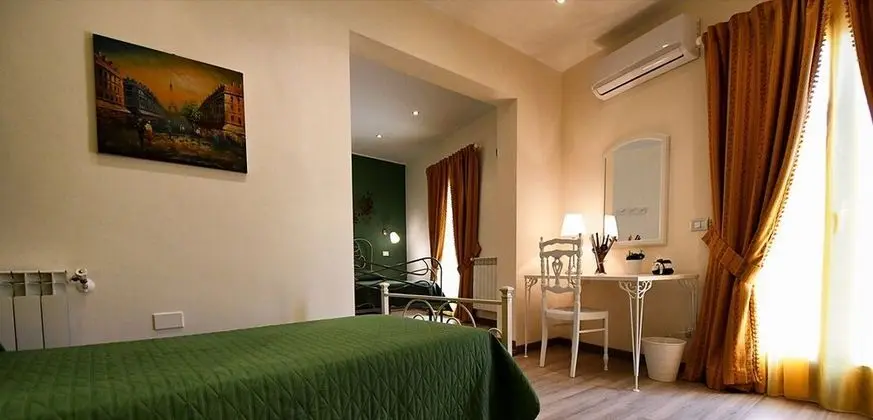 Üç Kişilik Oda, Şehir Manzaralı (Verde)