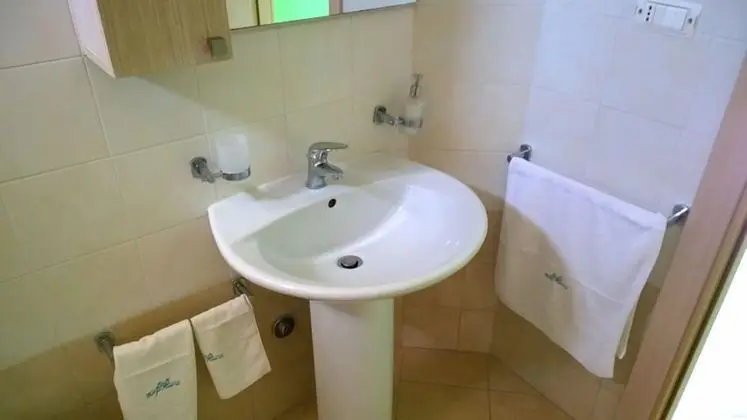 Tek Büyük Yataklı Oda, Bahçe Manzaralı