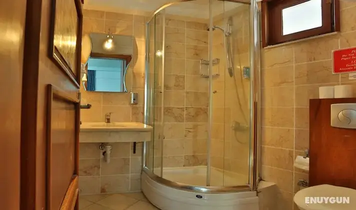 Roof Studio Suite Room