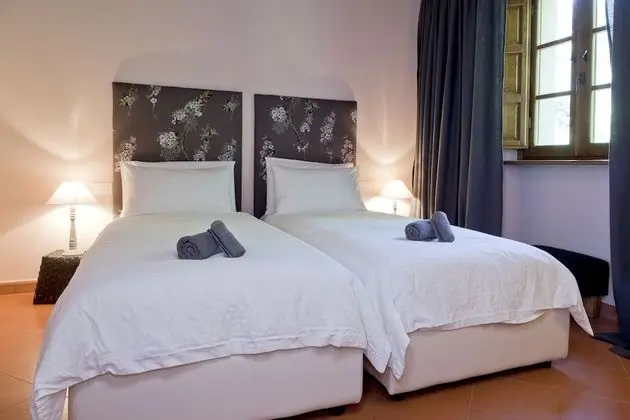 Tek Büyük veya İki Ayrı Yataklı Oda (Francesca)