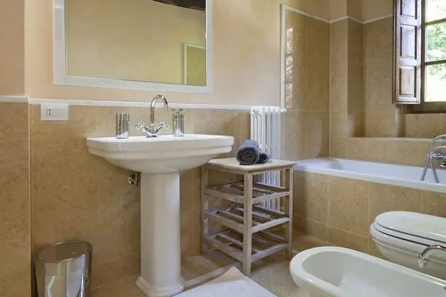 Tek Büyük veya İki Ayrı Yataklı Oda (Francesca)