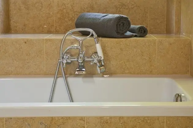 Tek Büyük veya İki Ayrı Yataklı Oda (Francesca)