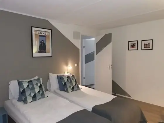 Deluxe Tek Büyük veya İki Ayrı Yataklı Oda, Ortak Banyo (Grebbe)
